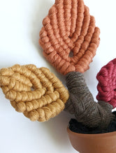 Load image into Gallery viewer, Macrame Leafy Mini Pot