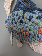 Load image into Gallery viewer, Macrame Sculptural Fiber Fish