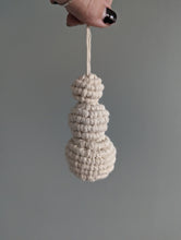 Load image into Gallery viewer, Sculpture Macrame Snowman Christmas Ornament