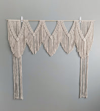 Load image into Gallery viewer, Large Statement Macrame Wall Hanging Tapestry