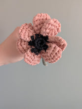 Load image into Gallery viewer, Macrame Anemone Flower Pattern / Kit