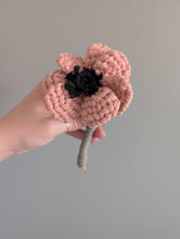 Load image into Gallery viewer, Macrame Anemone Flower Pattern / Kit