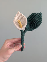 Load image into Gallery viewer, Macrame Peace Lily Plant Pattern / Kit