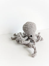Load image into Gallery viewer, Macrame 3D Alien Squid Pattern - not a full kit