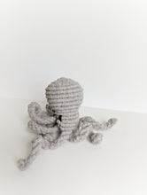 Load image into Gallery viewer, Macrame 3D Alien Squid Pattern - not a full kit