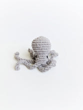 Load image into Gallery viewer, Macrame 3D Alien Squid Pattern - not a full kit