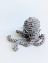 Load image into Gallery viewer, Macrame 3D Alien Squid Pattern - not a full kit