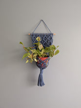 Load image into Gallery viewer, Macrame Wall Plant Hanger Pattern