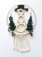 Load image into Gallery viewer, Macrame Snowman Wreath String Theories Fiber Design