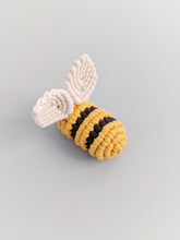 Load image into Gallery viewer, Macrame Bee Pattern