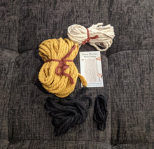 Load image into Gallery viewer, Macrame Bee Pattern