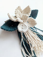 Load image into Gallery viewer, Macrame Flower Pattern