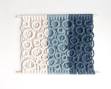 Load image into Gallery viewer, Ombre Bubbles Macrame Hanging String Theories Fiber Design
