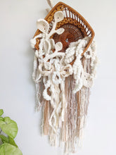 Load image into Gallery viewer, Snowy Garden - Basket Weaving String Theories Fiber Design