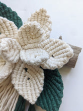 Load image into Gallery viewer, Macrame Flower Pattern