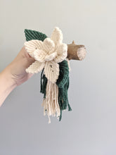 Load image into Gallery viewer, Macrame Flower Pattern