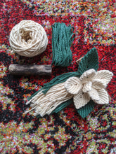 Load image into Gallery viewer, Macrame Flower Pattern