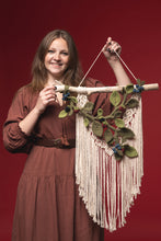 Load image into Gallery viewer, String Theories Domestika Course String Theories Fiber Design