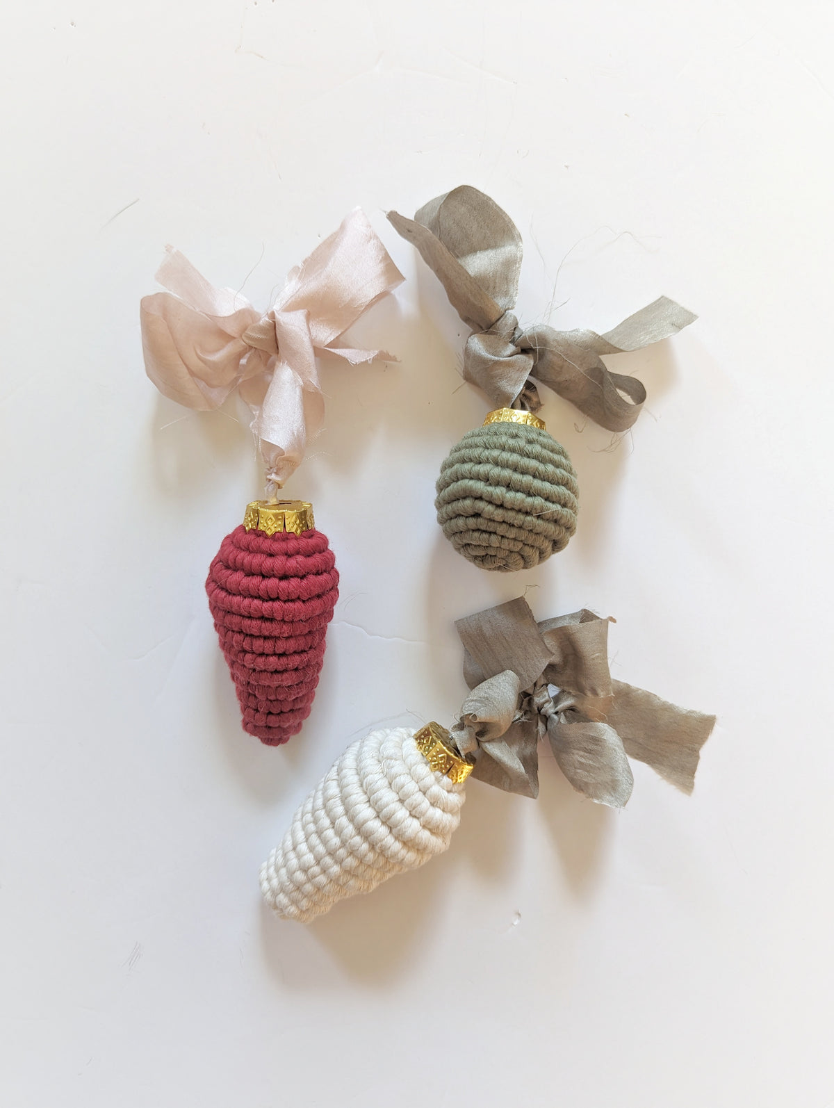 Macrame Christmas Ornament with Ribbons Set