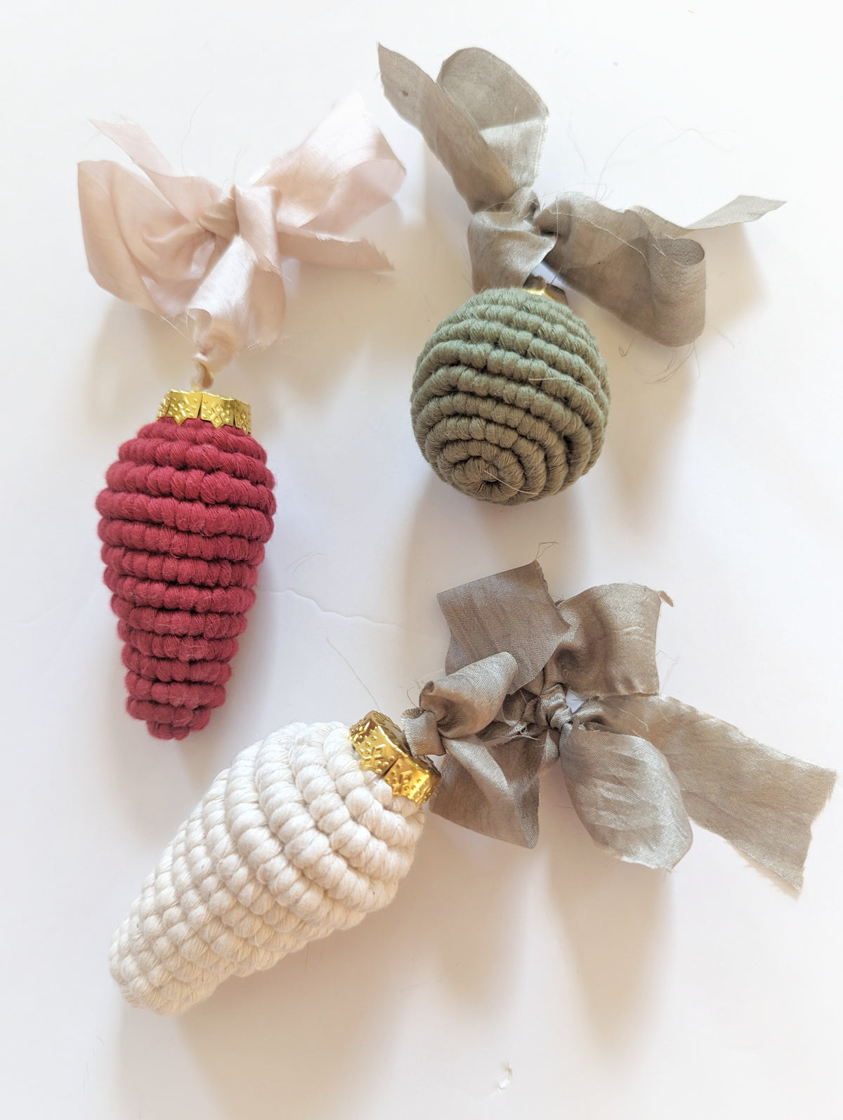 Macrame Christmas Ornament with Ribbons Set
