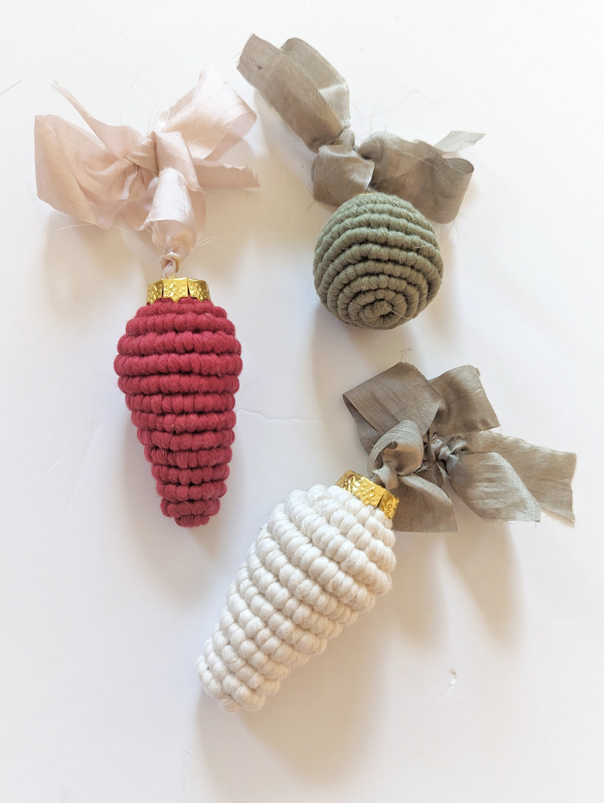 Macrame Christmas Ornament with Ribbons Set