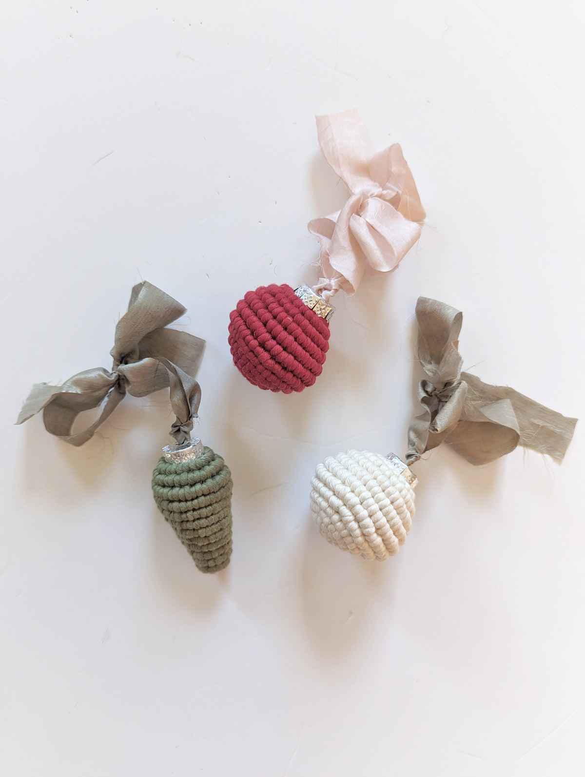 Macrame Christmas Ornament with Ribbons Set