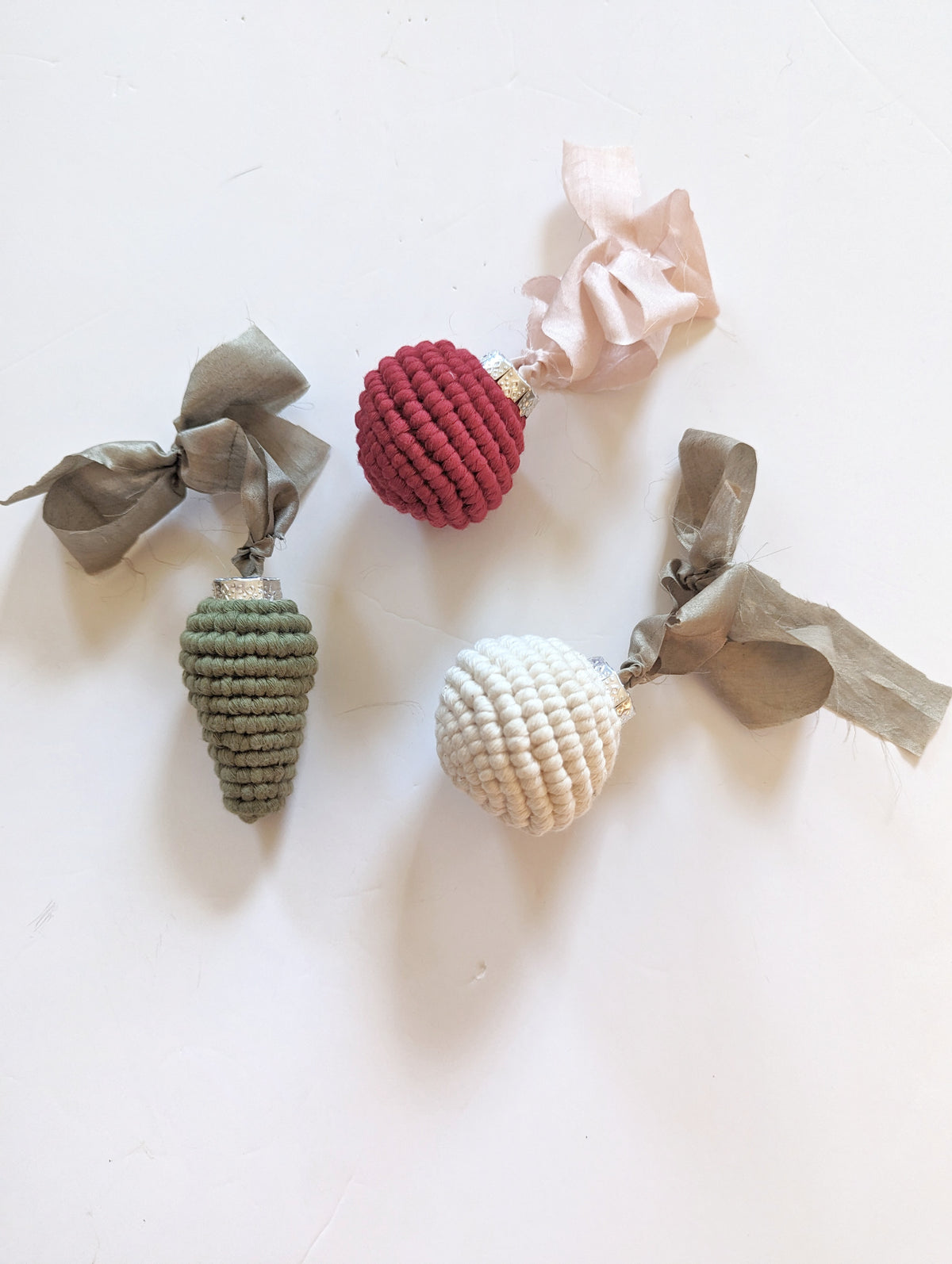 Macrame Christmas Ornament with Ribbons Set