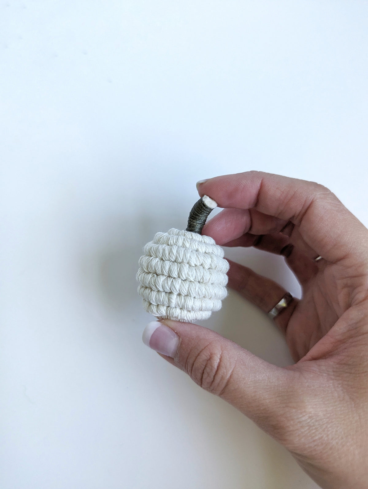 Macrame Mini Fiber Sculptures Pumpkins