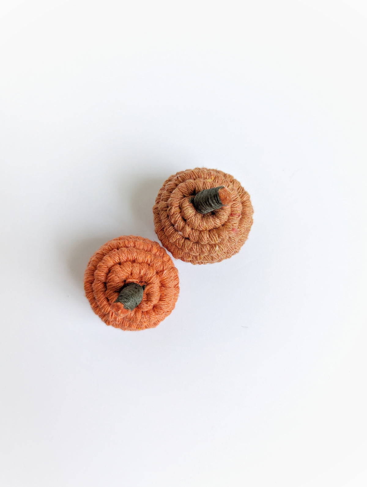 Macrame Mini Fiber Sculptures Pumpkins
