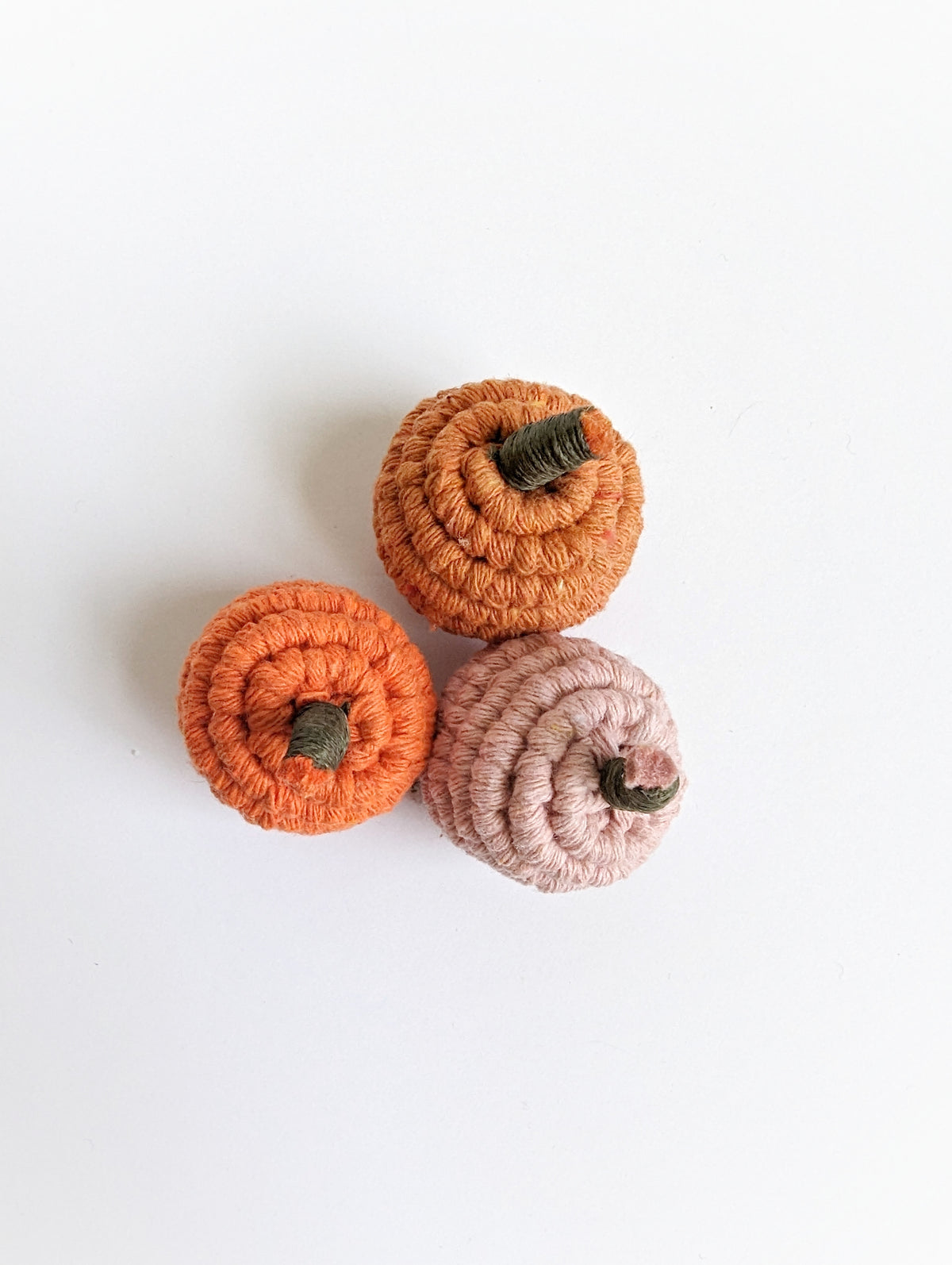 Macrame Mini Fiber Sculptures Pumpkins