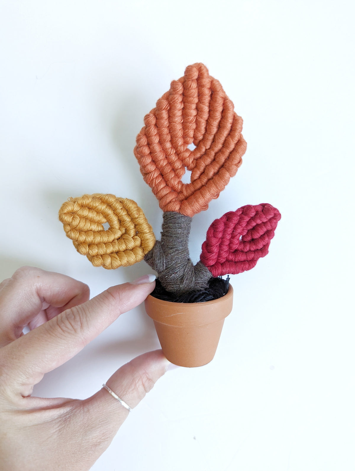 Macrame Leafy Mini Pot