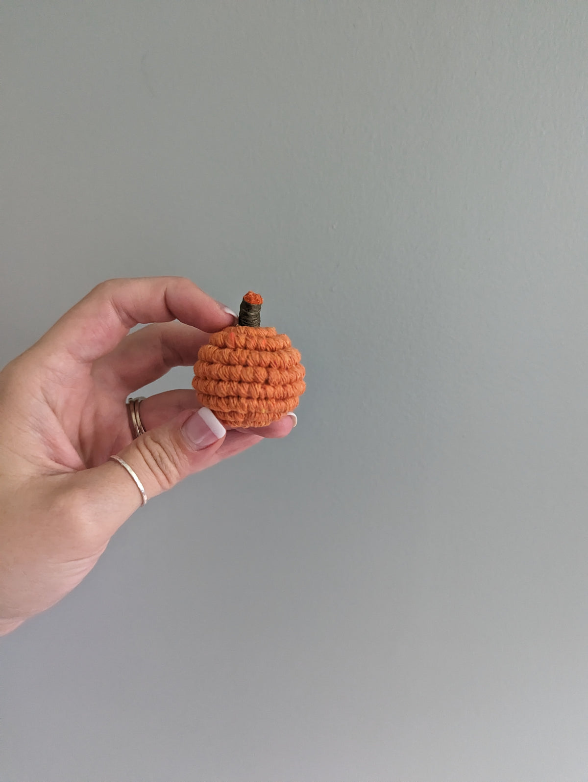 Macrame Mini Fiber Sculptures Pumpkins