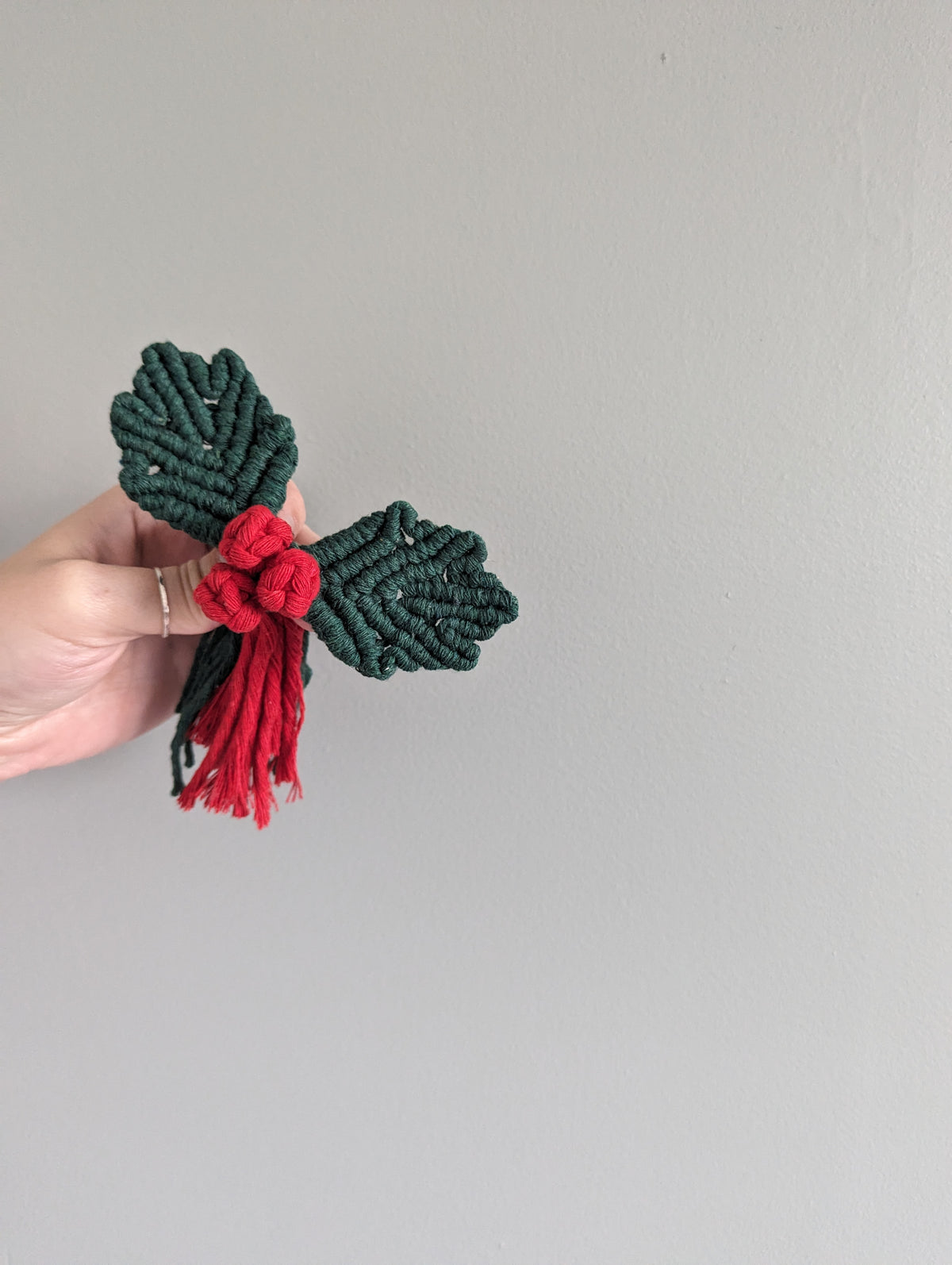 Macrame Holly Berry Christmas Ornament Pattern/Kit
