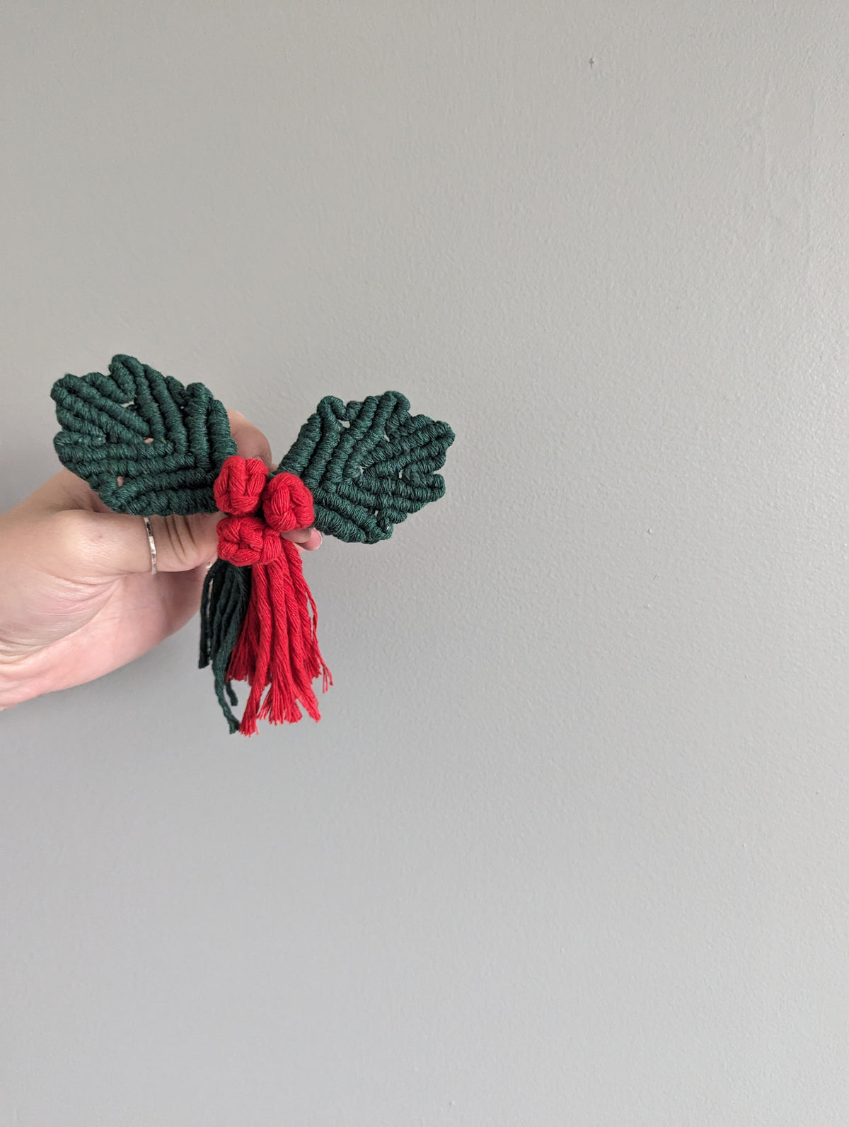Macrame Holly Berry Christmas Ornament Pattern/Kit