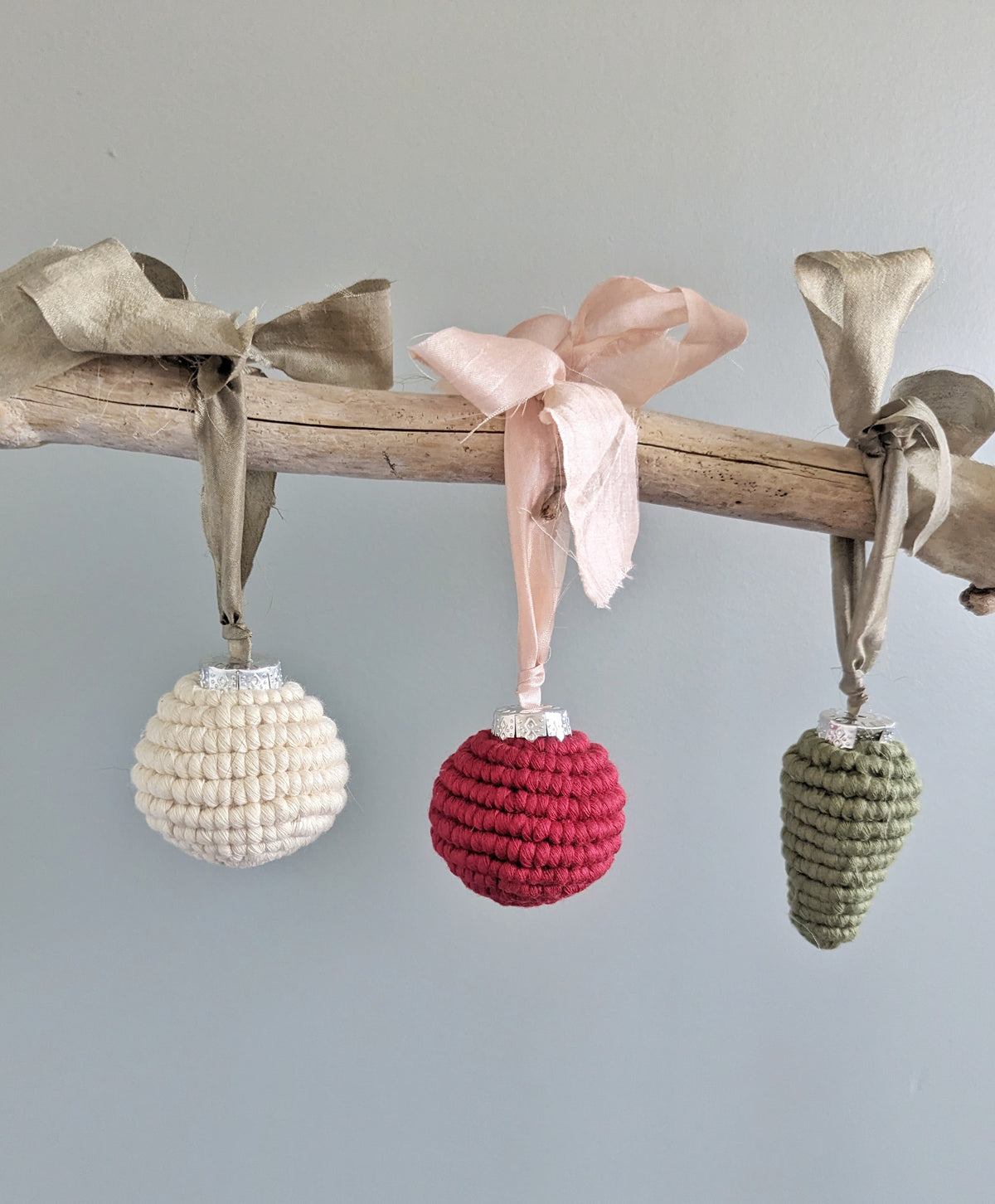 Macrame Christmas Ornament with Ribbons Set