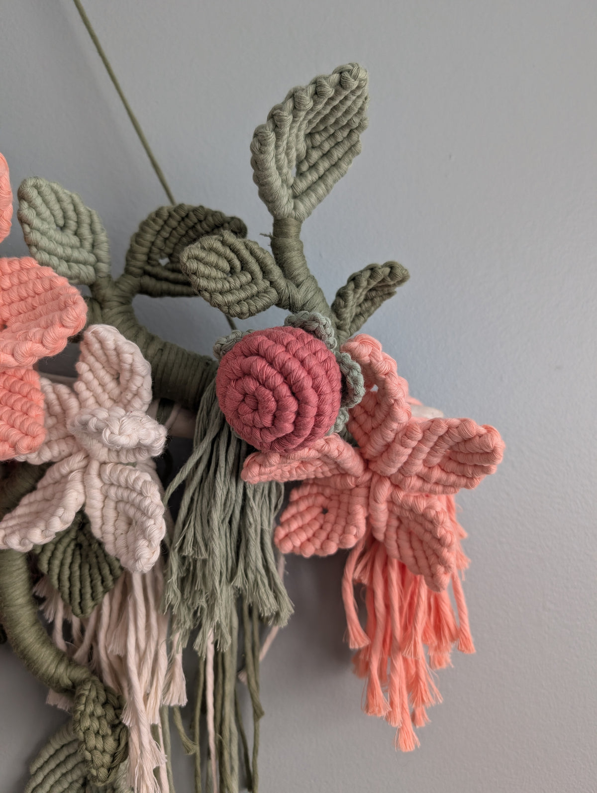 Macrame Boho Floral Wall Hanging Sculpture - Cream & Sage