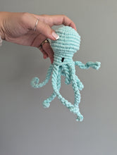 Load image into Gallery viewer, Macrame 3D Alien Squid Kit
