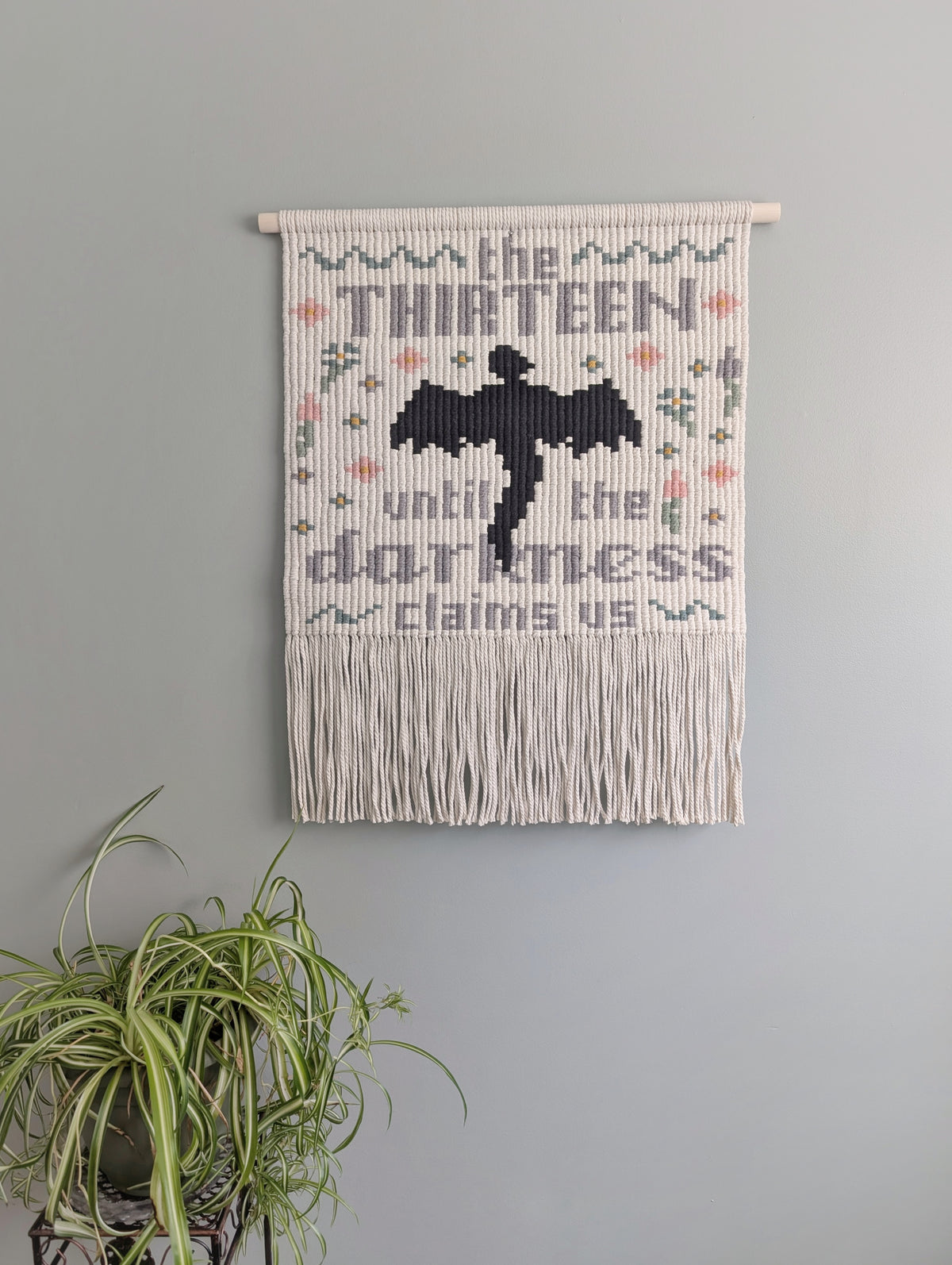 Officially Licensed - Sarah J Maas Throne of Glass Manon & Abraxos Tapestry Wall Hanging DIY Pattern
