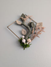 Load image into Gallery viewer, Mini Leafy Frames - Mushrooms &amp; Dried Florals - Option 4
