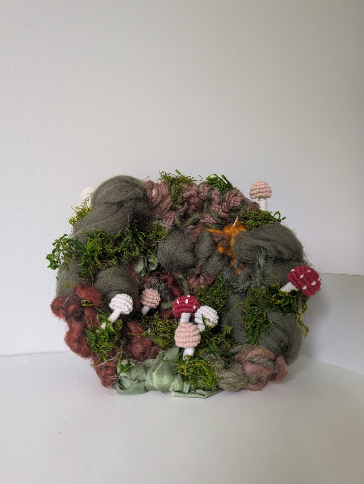 Mushroom Landscape Oval Woven Wall Hanging for Bookshelf
