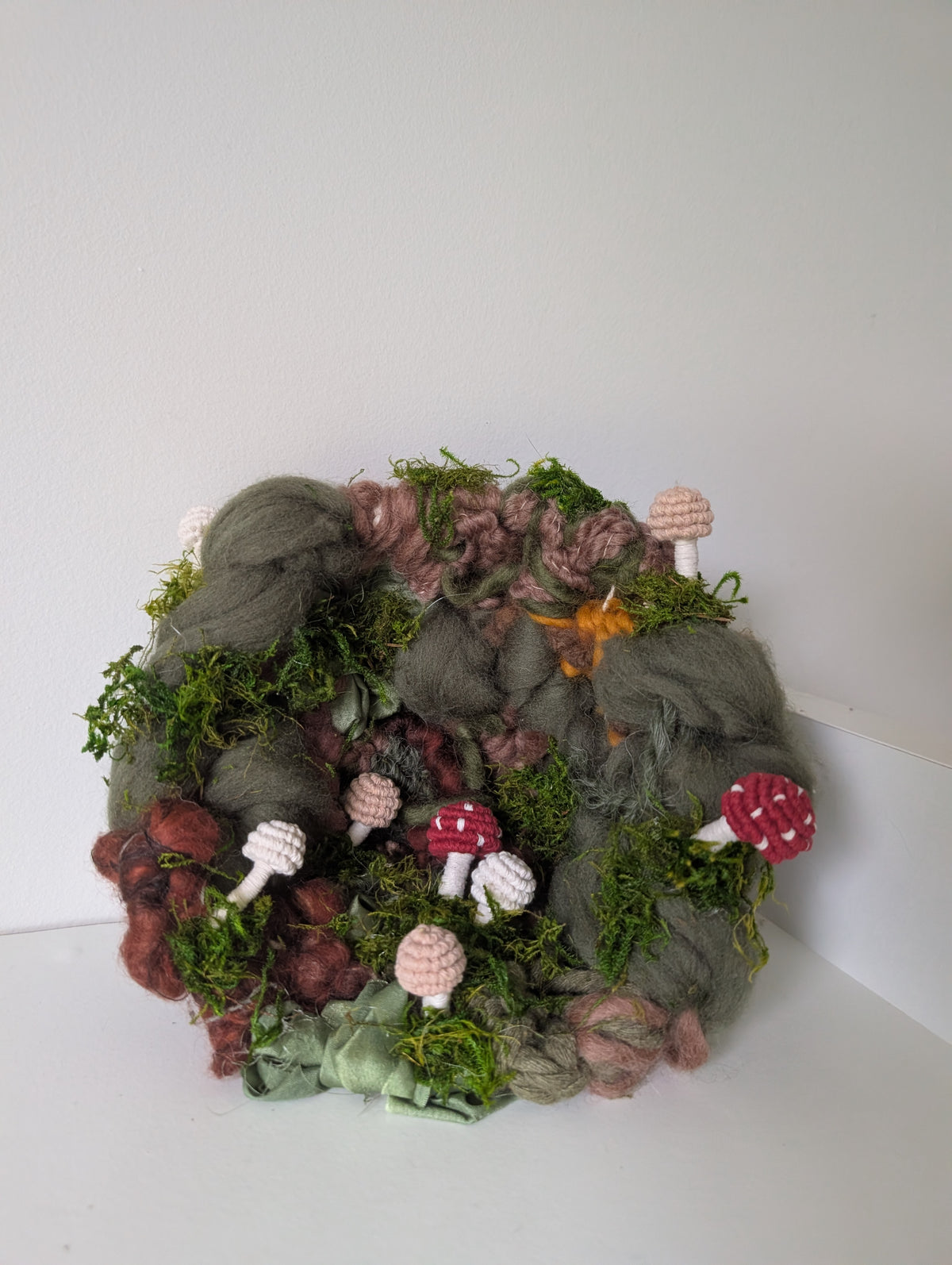 Mushroom Landscape Oval Woven Wall Hanging for Bookshelf