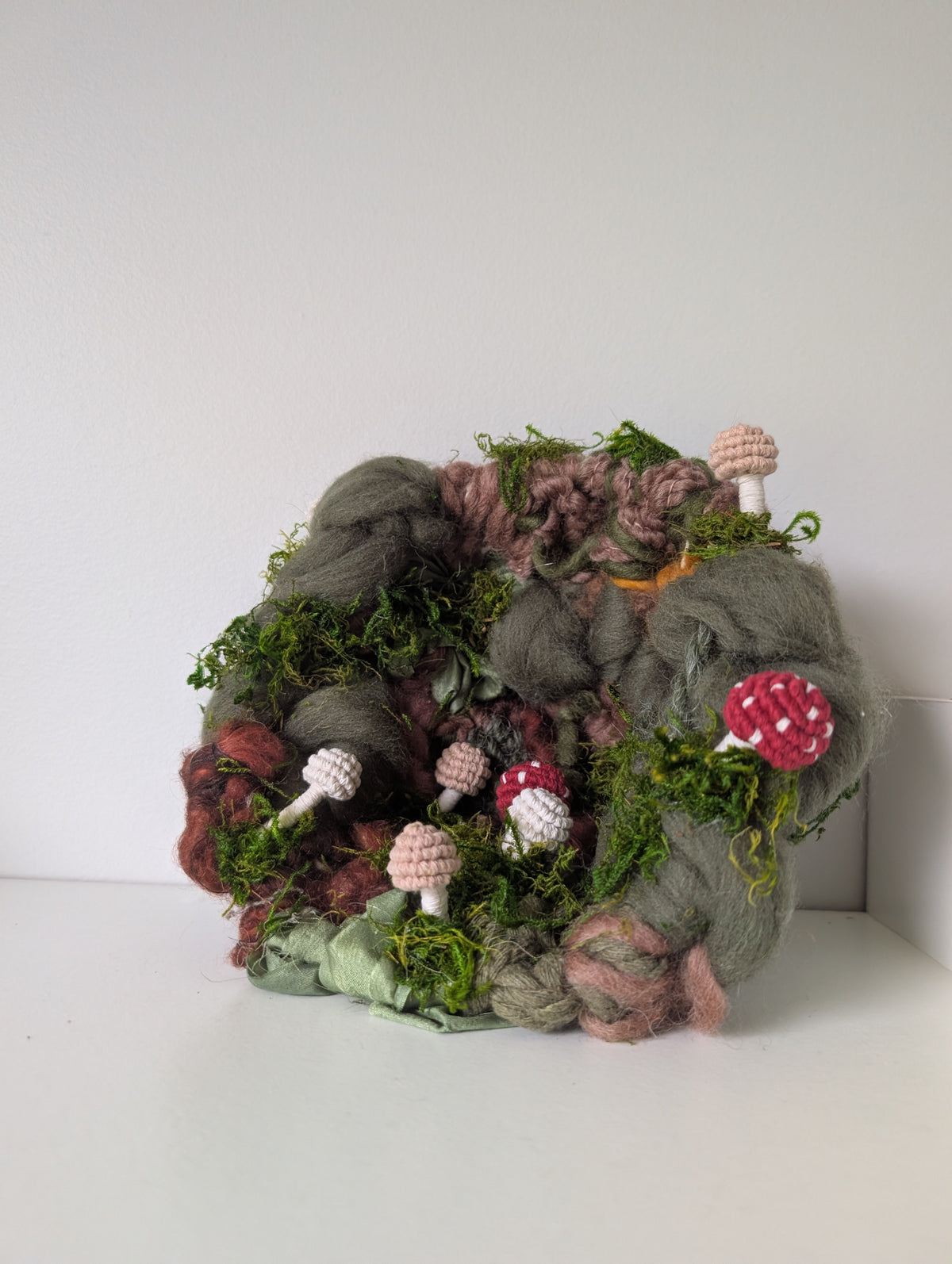 Mushroom Landscape Oval Woven Wall Hanging for Bookshelf